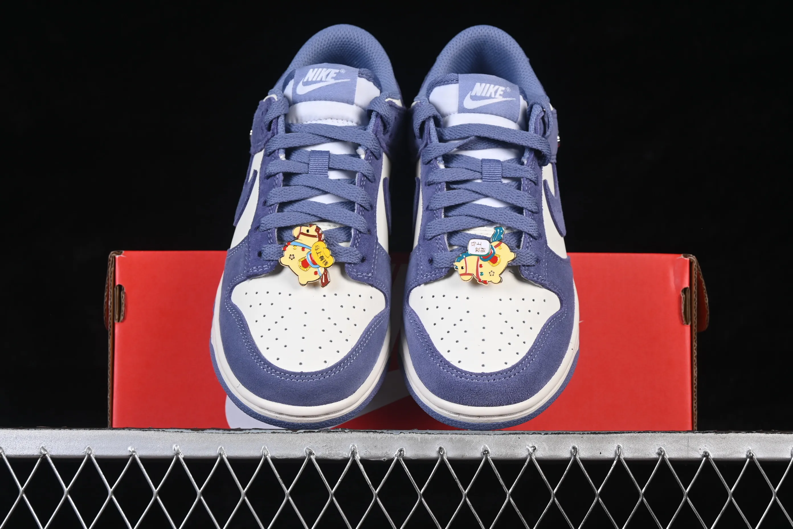 All Categories Nk SB Dunk Series Nk SB Dunk Low Low-top sneakers Nike SB Dunk Low Year of the Horse Blue and White Low-top casual sneakers IB4417-103